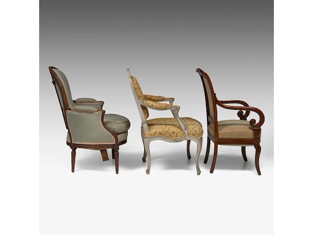 A collection of three antique armchairs, 18thc - afbeelding 5 van  8