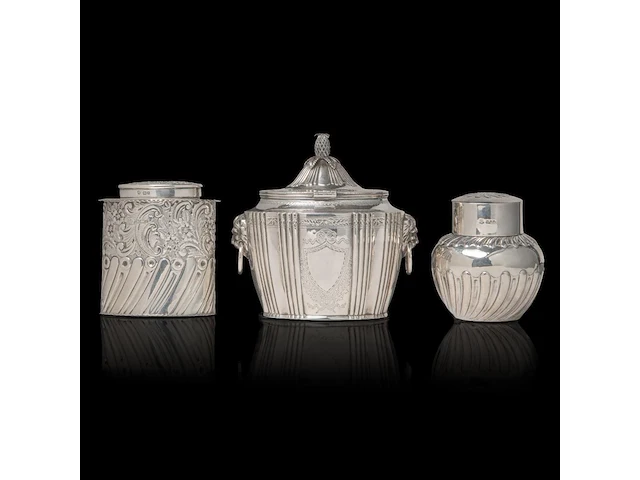 A collection of three english silver tea caddies, h 10 - 14,5 cm, total weight: 770 g - afbeelding 5 van  11
