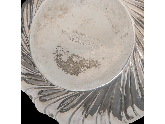 A collection of three english silver tea caddies, h 10 - 14,5 cm, total weight: 770 g - afbeelding 9 van  11