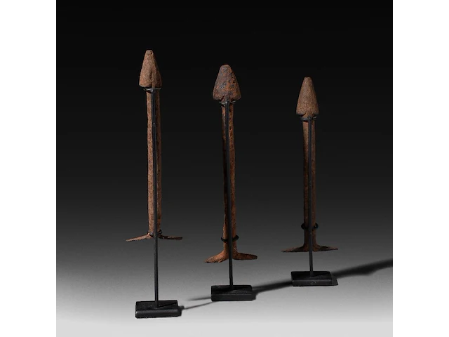 A collection of three iron legba cultus phalluses, voodoo culture, benin, h 20 - 22 cm - afbeelding 3 van  5