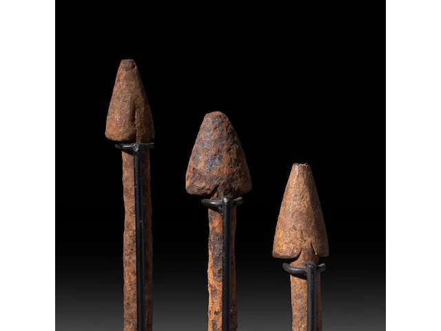 A collection of three iron legba cultus phalluses, voodoo culture, benin, h 20 - 22 cm - afbeelding 4 van  5