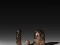 A collection of three rock crystal lingams, khmer, cambodia, h 8 cm (tallest) - afbeelding 2 van  5