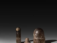 A collection of three rock crystal lingams, khmer, cambodia, h 8 cm (tallest) - afbeelding 3 van  5