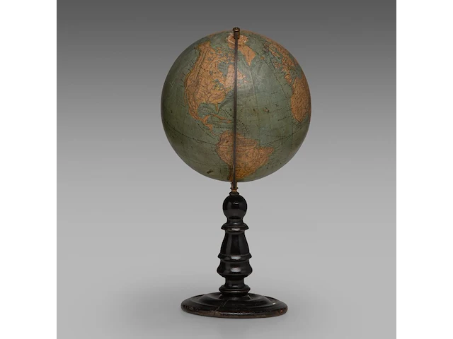 A copernican armillary sphere and two matching vintage globes the sphere: 60 cm. (23.62 in.), tallest globe: 55 cm. (21.64 in.) - afbeelding 12 van  18