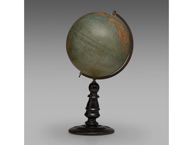 A copernican armillary sphere and two matching vintage globes the sphere: 60 cm. (23.62 in.), tallest globe: 55 cm. (21.64 in.) - afbeelding 13 van  18