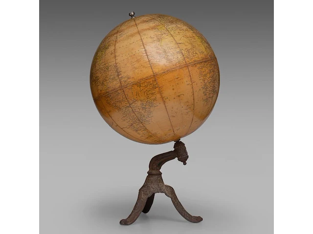 A copernican armillary sphere and two matching vintage globes the sphere: 60 cm. (23.62 in.), tallest globe: 55 cm. (21.64 in.) - afbeelding 16 van  18