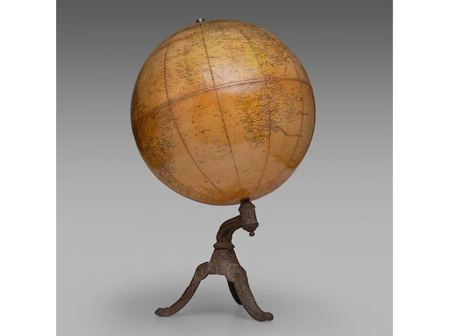 A copernican armillary sphere and two matching vintage globes the sphere: 60 cm. (23.62 in.), tallest globe: 55 cm. (21.64 in.) - afbeelding 17 van  18