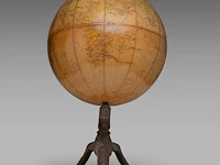 A copernican armillary sphere and two matching vintage globes the sphere: 60 cm. (23.62 in.), tallest globe: 55 cm. (21.64 in.) - afbeelding 18 van  18