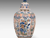 A decorative delftware chinoiserie vase and cover, 20thc 64 cm. (25.19 in.)