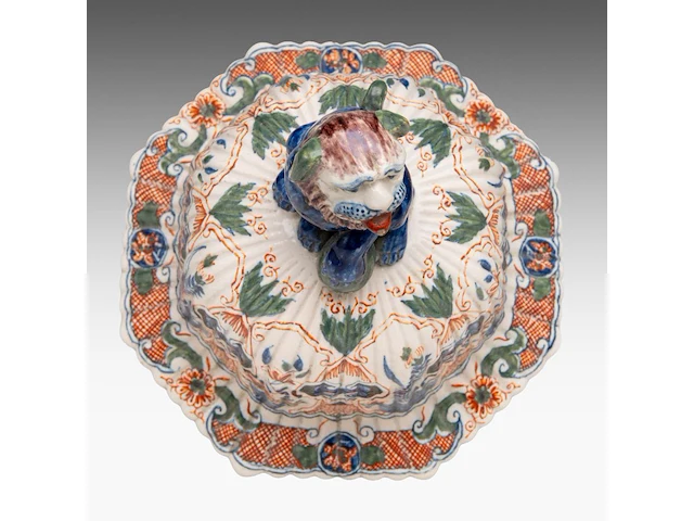 A decorative delftware chinoiserie vase and cover, 20thc 64 cm. (25.19 in.) - afbeelding 8 van  9