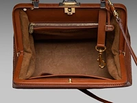 A delvaux classico pm handbag in cordoba fauve leather 22 x 28.5 x 13 cm. (8.66 x 11.22 x 5.12 in.) - afbeelding 13 van  13