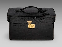 A delvaux vanity case in croco leather, with palladium hardware, ca 1980, h 17 - w 31 - d 23 cm - afbeelding 7 van  13