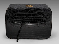 A delvaux vanity case in croco leather, with palladium hardware, ca 1980, h 17 - w 31 - d 23 cm - afbeelding 11 van  13