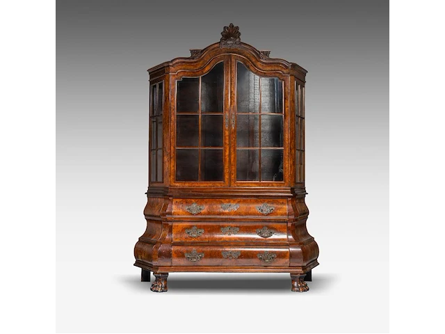 A dutch rococo style burr wood display cabinet, 19thc 230 x 150 x 55 cm. (90.54 x 59.04 x 21.64 in.) - afbeelding 2 van  5