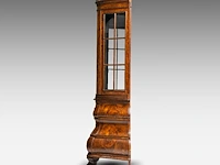 A dutch rococo style burr wood display cabinet, 19thc 230 x 150 x 55 cm. (90.54 x 59.04 x 21.64 in.) - afbeelding 3 van  5