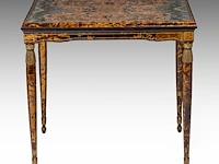 A fine art deco maison franck tortoiseshell bridge table, the top inlaid with a fine chinese silk and gold thread 'dragon' embroidery 76 x 80.5 x 70.5 cm. (29.92 x 31.69 x 27.76 in.) - afbeelding 3 van  6