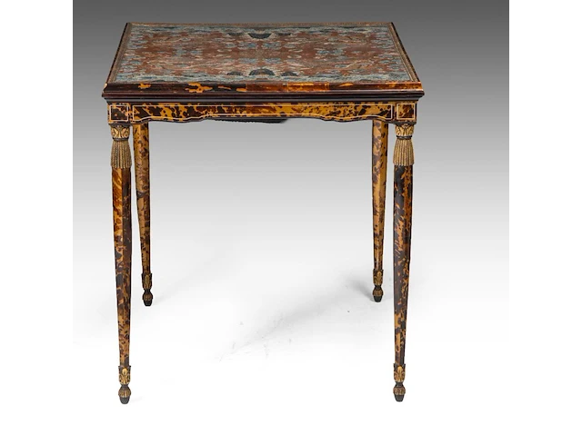 A fine art deco maison franck tortoiseshell bridge table, the top inlaid with a fine chinese silk and gold thread 'dragon' embroidery 76 x 80.5 x 70.5 cm. (29.92 x 31.69 x 27.76 in.) - afbeelding 4 van  6