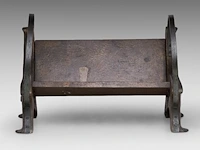 A fine art nouveau patinated bronze wine bottle holder, shaped as a garden bench 23.5 x 36 cm. (9 1/4 x 14.16 in.) - afbeelding 2 van  6