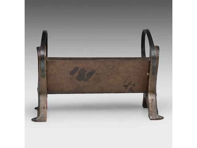A fine art nouveau patinated bronze wine bottle holder, shaped as a garden bench 23.5 x 36 cm. (9 1/4 x 14.16 in.) - afbeelding 5 van  6