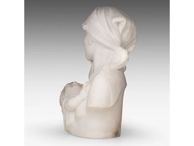 A fine carrara marble bust of a mother holding her child, signed 'lab. del bianco' 48 cm. (18.89 in.) - afbeelding 3 van  6
