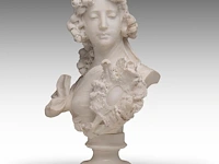 A fine carrara marble bust of an art nouveau female beauty 60 cm. (23.62 in.) - afbeelding 2 van  8