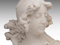 A fine carrara marble bust of an art nouveau female beauty 60 cm. (23.62 in.) - afbeelding 7 van  8