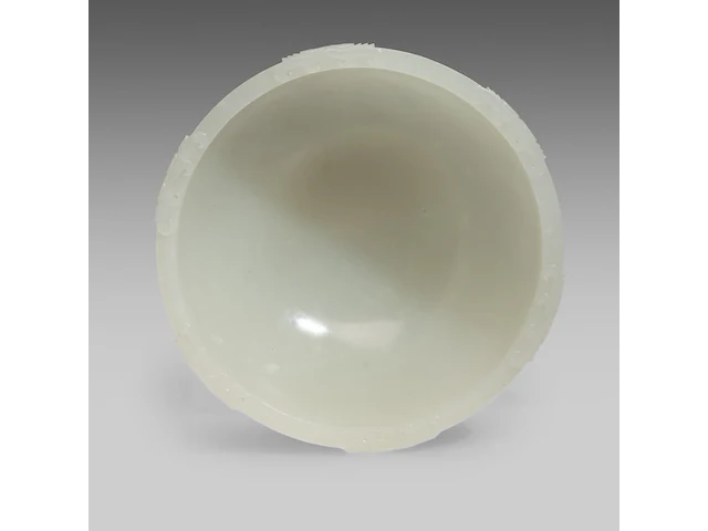 A fine chinese carved white jade 'twelve zodiac' bowl, late qing/ republic period, fitted on a wooden stand, total h 9 cm - afbeelding 6 van  7