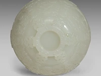 A fine chinese carved white jade 'twelve zodiac' bowl, late qing/ republic period, fitted on a wooden stand, total h 9 cm - afbeelding 7 van  7