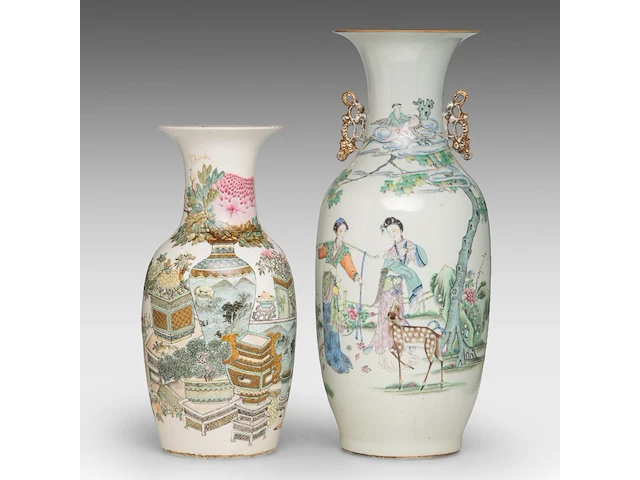 A fine chinese famille rose, and a qianjiangcai vase, both signed at the back, one paired with lingzhi handles, republic period, h 45 - 58,5 cm - afbeelding 1 van  6