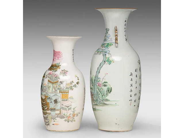 A fine chinese famille rose, and a qianjiangcai vase, both signed at the back, one paired with lingzhi handles, republic period, h 45 - 58,5 cm - afbeelding 2 van  6