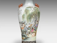 A fine chinese famille rose 'beauties in a garden' vase, signed, paired with 'bat' handles, republic period, h 34,5 cm