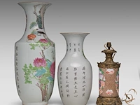 A fine chinese famille rose 'birds and flowers' vase, a signed text, late 19thc, h 59,5 cm - added two famille rose vases, 19thc, 42,5 cm - afbeelding 4 van  6