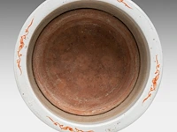 A fine chinese famille rose 'flower garden' planter cache pot, 19thc, h 33 - ø 36,5 cm - afbeelding 6 van  7