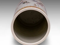 A fine chinese famille rose 'playful boys' cylindrical vase, with a guangxu mark, h 28 cm - afbeelding 5 van  6