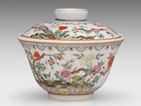 A fine chinese famille rose ‘wind chime and flower garden’ gaiwan tea bowl and cover, marked guangxu, h 6 - ø 10,8 cm