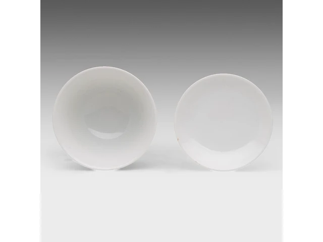 A fine chinese famille rose ‘wind chime and flower garden’ gaiwan tea bowl and cover, marked guangxu, h 6 - ø 10,8 cm - afbeelding 5 van  6