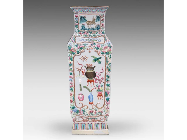 A fine chinese 'one hundred treasures' fanghu vase, 19thc, h 58 cm - afbeelding 4 van  8