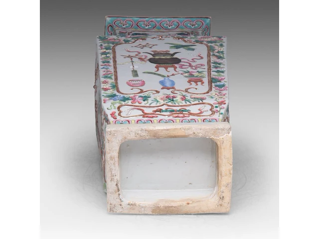 A fine chinese 'one hundred treasures' fanghu vase, 19thc, h 58 cm - afbeelding 7 van  8
