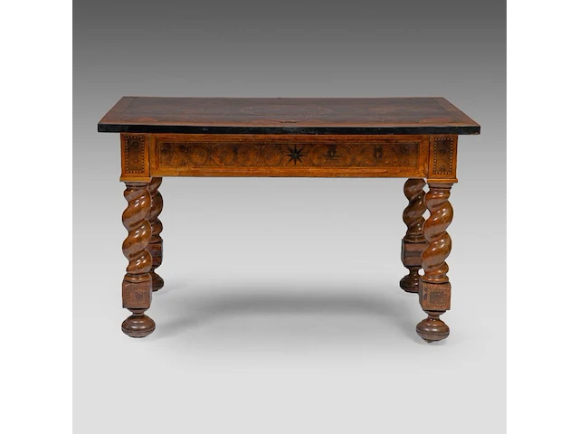 A fine dutch baroque walnut and burr centre table, decorated with star marquetry 74 x 120 x 80 cm. (29.12 x 47.24 x 31 1/2 in.) - afbeelding 2 van  8