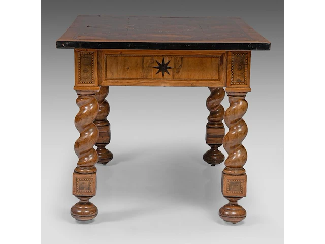 A fine dutch baroque walnut and burr centre table, decorated with star marquetry 74 x 120 x 80 cm. (29.12 x 47.24 x 31 1/2 in.) - afbeelding 3 van  8