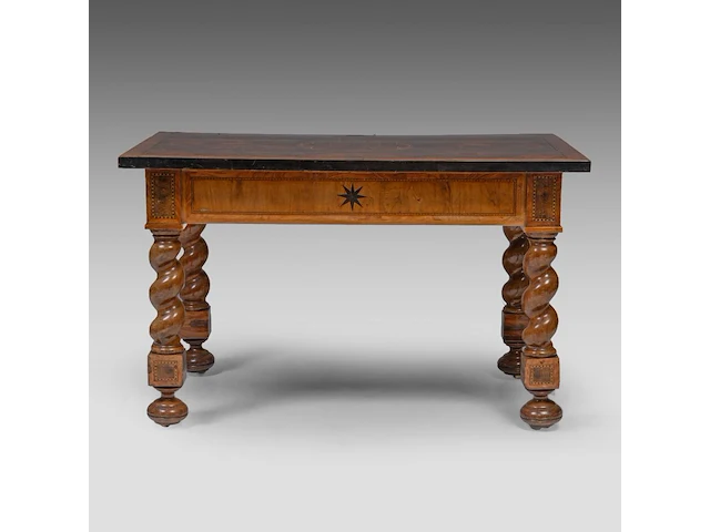 A fine dutch baroque walnut and burr centre table, decorated with star marquetry 74 x 120 x 80 cm. (29.12 x 47.24 x 31 1/2 in.) - afbeelding 4 van  8