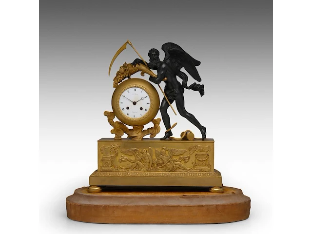 A fine empire gilt and patinated bronze mantle clock with chronos on top, by jean-joseph hanset, ca. 1815 41 x 36 cm. (16.14 x 14.16 in.) - afbeelding 3 van  11