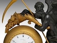 A fine empire gilt and patinated bronze mantle clock with chronos on top, by jean-joseph hanset, ca. 1815 41 x 36 cm. (16.14 x 14.16 in.) - afbeelding 8 van  11