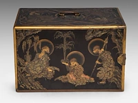 A fine japanese black and gold lacquer takamaki-e kodansu (incense cabinet) decorated with rakans, meiji period (1868-1912), h 28 cm - w 24 cm - d 42 cm - afbeelding 5 van  9