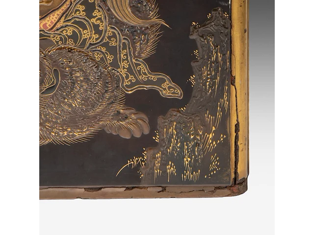 A fine japanese black and gold lacquer takamaki-e kodansu (incense cabinet) decorated with rakans, meiji period (1868-1912), h 28 cm - w 24 cm - d 42 cm - afbeelding 9 van  9