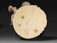 A fine japanese ivory okimono of a farmer holding some crop in one hand and an axe in the other, signed, meiji period (1868-1912), h 25 cm - 591g (+) - afbeelding 8 van  9