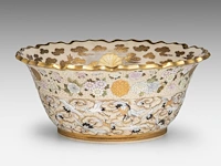A fine japanese satsuma 'hen and cockerel' / 'one hundred cranes' punch bowl, artist mark to the bottom, late meiji, ø 40 - h 17,5 cm - afbeelding 4 van  6