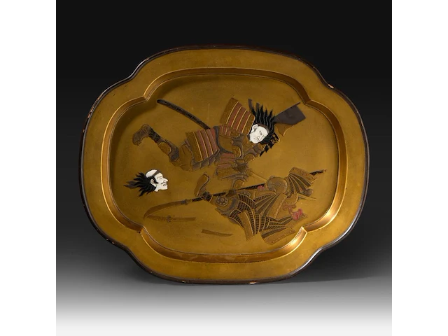 A fine lacquered panel with shibayama inlay of ivory, representing a samurai beheading another in combat, meiji period (1868-1912), h 45 cm - w 37 cm - ca. 1000g (+) - afbeelding 8 van  9