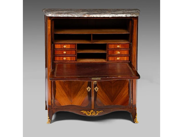 A fine louis xv gilt bronze mounted rosewood veneered 'bureau abattant' with a marble top, mid-18thc 131 x 113 x 44 cm. (51.57 x 44.49 x 17.32 in.) - afbeelding 4 van  8