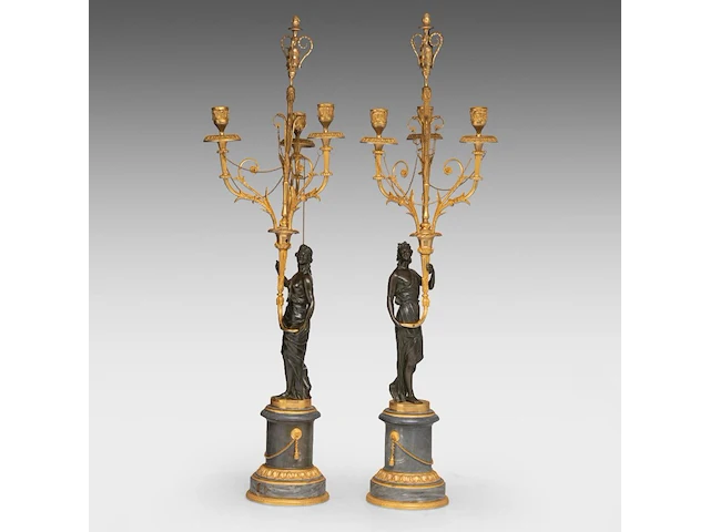 A fine pair of louis xvi period gilt and patinated bronze figural candelabras, ca. 1800 85 cm. (33.46 in.) - afbeelding 2 van  5